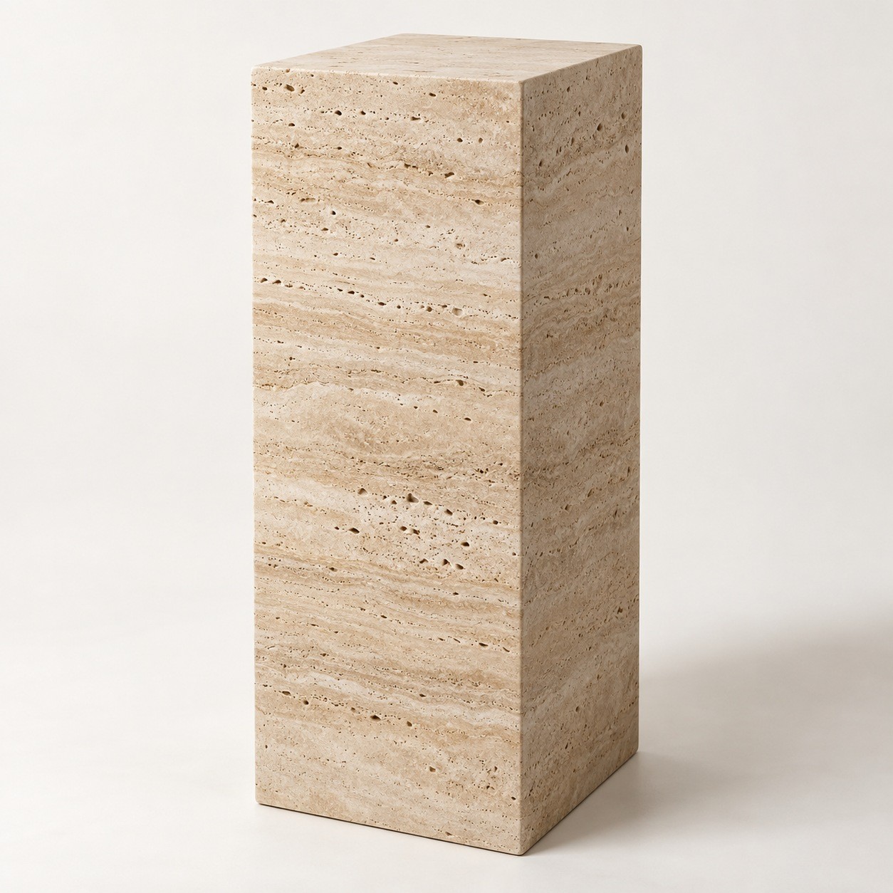 Atelier NEVA : colonne h 90 cm en travertin beige, 30 x 30 x 90 cm, photographie de produit