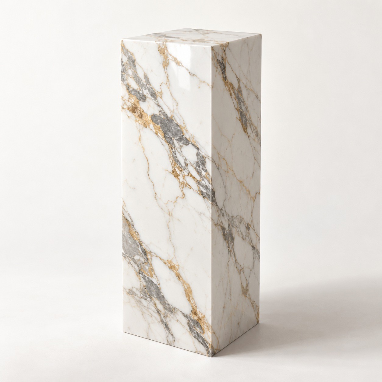 Atelier NEVA : colonne h 90 cm en marbre blanc calacatta, 30 x 30 x 90 cm, photographie de produit